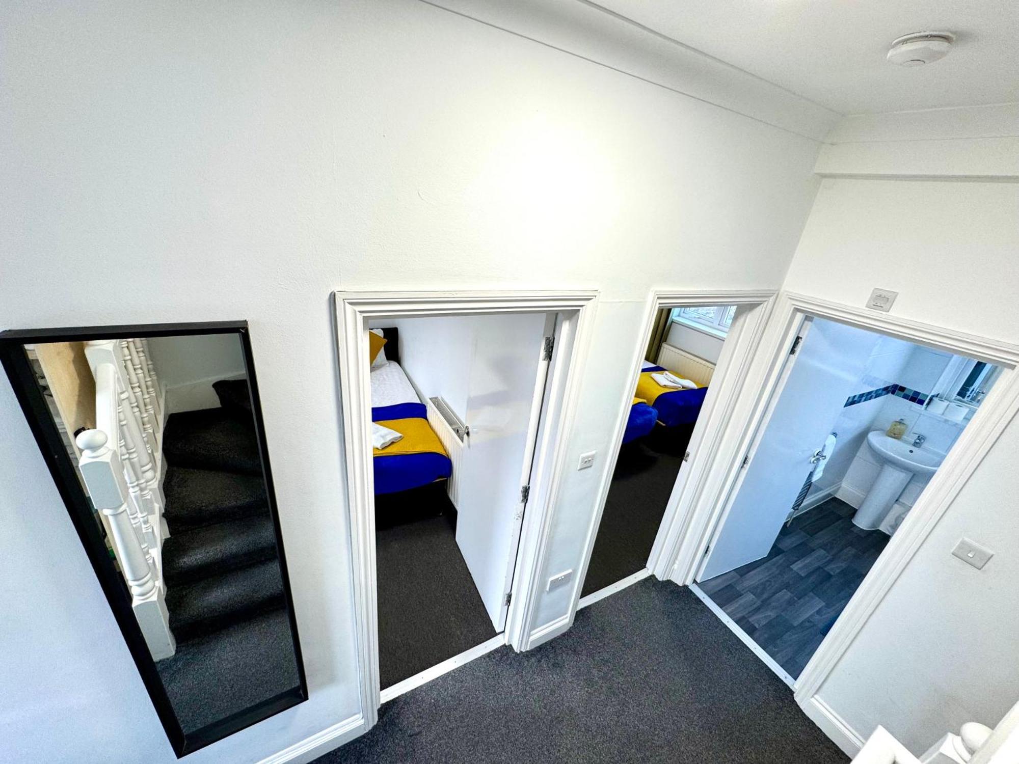 3 Bedrooms Spacious House, Separate Reception, 2 Full Bathrooms, Parking, Garden London Exterior foto