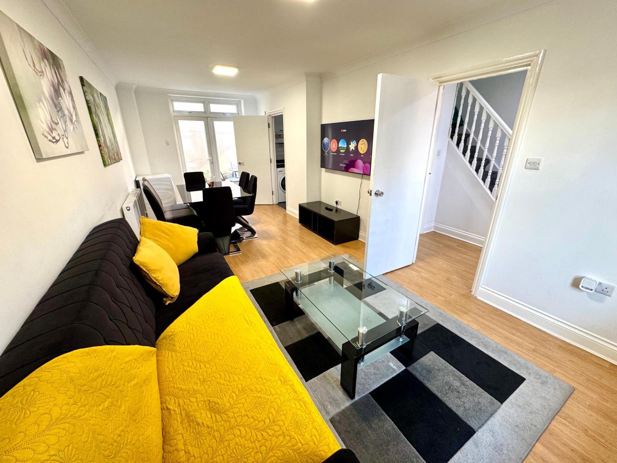 3 Bedrooms Spacious House, Separate Reception, 2 Full Bathrooms, Parking, Garden London Exterior foto